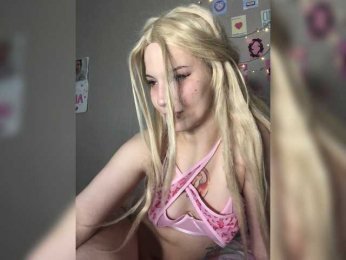 Miley webcam model stream image