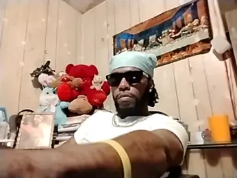 Faevaca38_ webcam model stream image