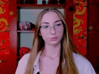 alicia_velvet_ webcam model stream image