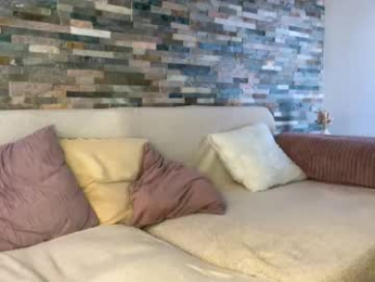 dymonted webcam model stream image