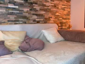 dymonted webcam model stream image