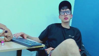 Jheampiero webcam cam4 model stream image