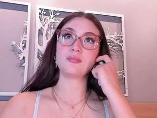 lunar-leen webcam model stream image