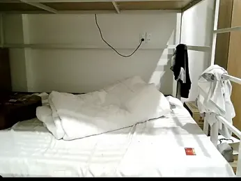 Gwencloudy webcam stripchat model stream image