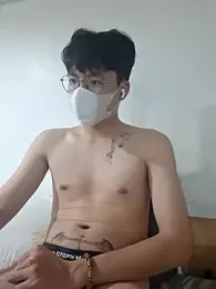 Gwencloudy webcam model stream image