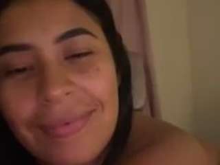 keyriss webcam model stream image