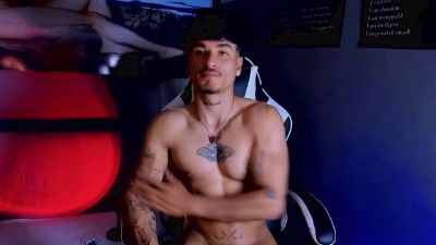 Thomas_fit1 webcam model stream image