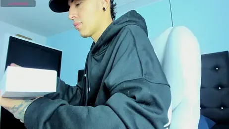 Lobo_17_ webcam stripchat model stream image