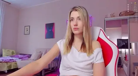 HotCarolineXO webcam model stream image