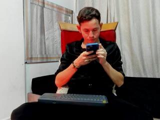 Bernie Case webcam model stream image