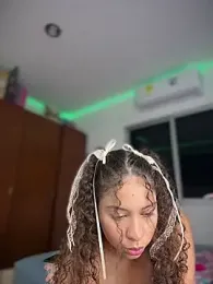 Shara_dreams webcam model stream image