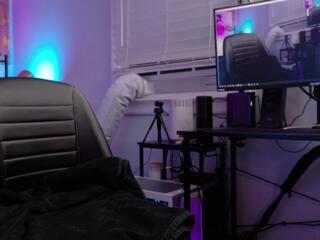 Max Hughes webcam model stream image