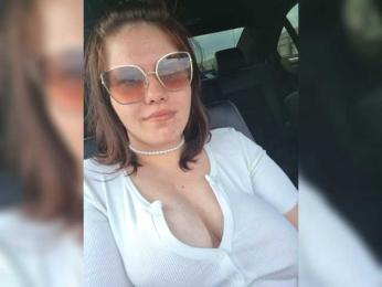 Aksinia0905 webcam model stream image
