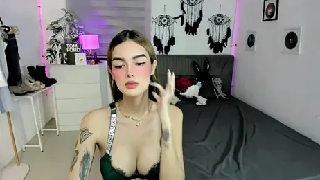 AlexandraMooree webcam model stream image