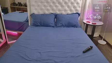 Alice_on_fire webcam model stream image