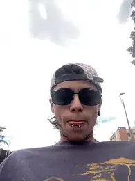 AcidMilo webcam model stream image