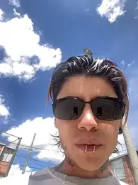 AcidMilo webcam model stream image