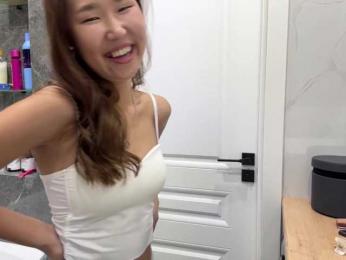 Naomi33 webcam model stream image