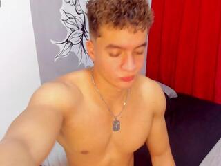 Paull George webcam model stream image