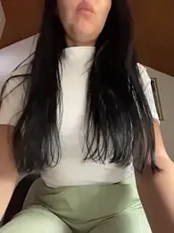 _Nina_1 webcam model stream image