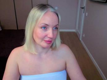 MonikaFoxys webcam bongacams model stream image