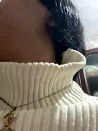 Ni-_haL01 webcam stripchat model stream image