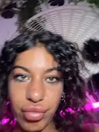 AlyssaHottv_ webcam model stream image