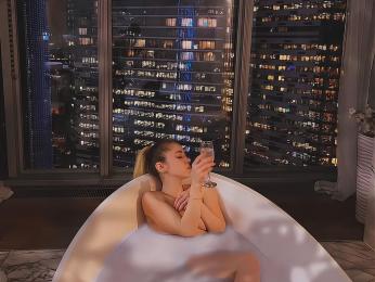 AuroraCrave webcam livejasmin model stream image