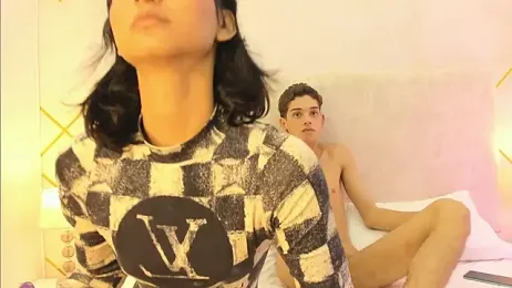 isaa_and_juanjo webcam stripchat model stream image