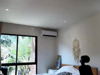 cryptongood webcam model stream image