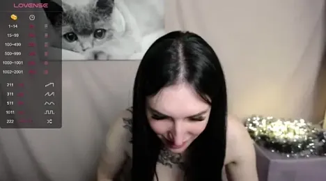 MisssShy_ webcam model stream image