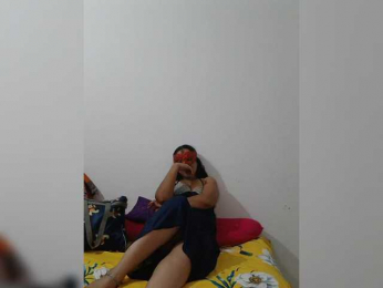 Alonevishu webcam model stream image