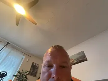 Goldenmoncsy webcam model stream image