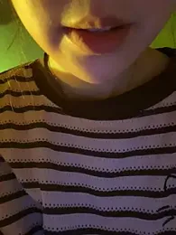 Uyennii02 webcam model stream image