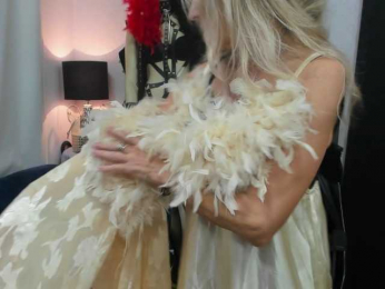 Soft-Crystal webcam model stream image