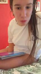 Brit webcam model stream image