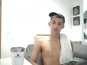 Zoro0ne webcam model stream image