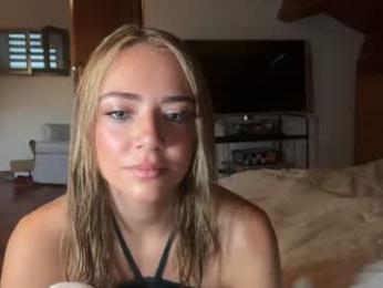 honeyyy95 webcam chaturbate model stream image