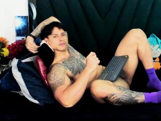 Titan Jones webcam flirt4free model stream image