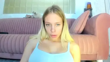 Iris_cherry webcam model stream image