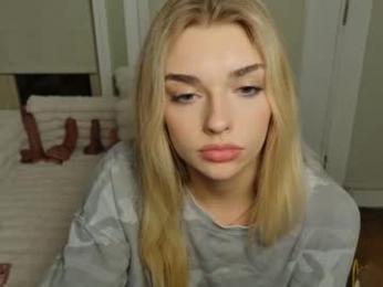 ellalowe webcam chaturbate model stream image