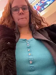 Bikergirl_97 webcam model stream image