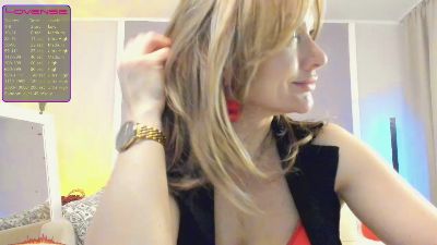 MonikaxPeach webcam model stream image