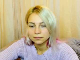 kristihoward webcam model stream image