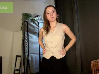lisasmall webcam bongacams model stream image