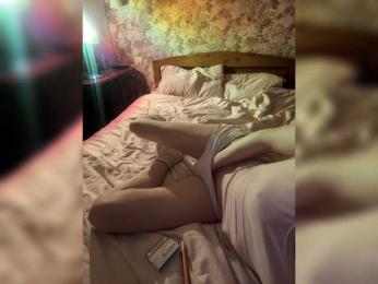 Kkirraa webcam model stream image