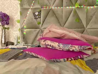 angela_lovee1 webcam model stream image