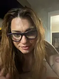UrHellBri-L webcam stripchat model stream image