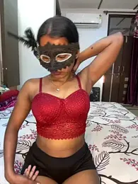 Too_yum_girl webcam stripchat model stream image