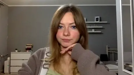 MillieShow webcam model stream image